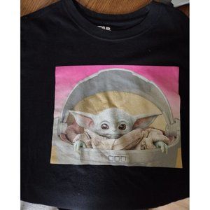 Preowned good condition Star Wars X-L kids Black baby Yoda Mandalorian t-shirt